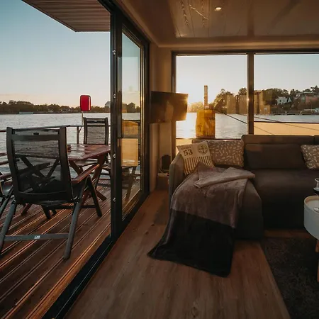 Πλωτό κατάλυμα Schwimmendes 